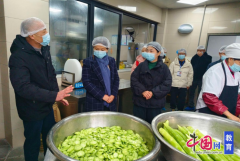 <b>宜宾翠屏孔滩核心校“两代表一委员”参取校园</b>